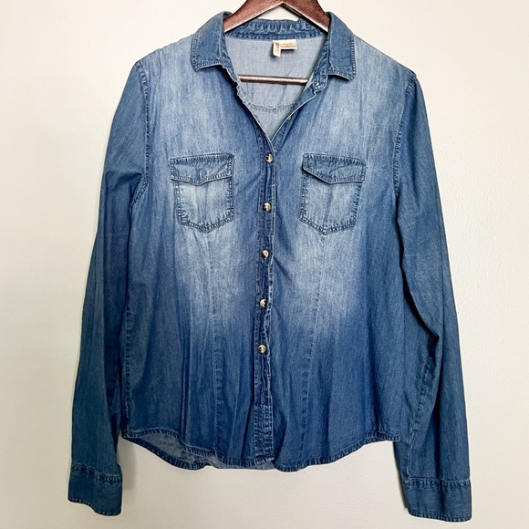 Women’s XL Chambray Button Up Top - Picture 1 of 3